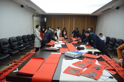 堅(jiān)基集團(tuán)開展義寫春聯(lián)活動